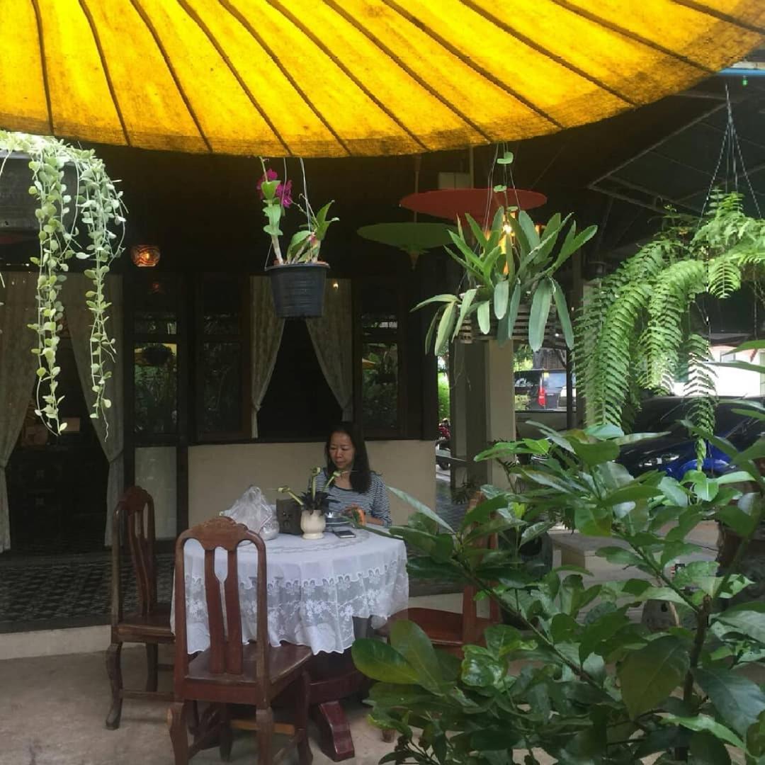 Baan Sithepaban Guesthouse Phitsanulok Exteriör bild