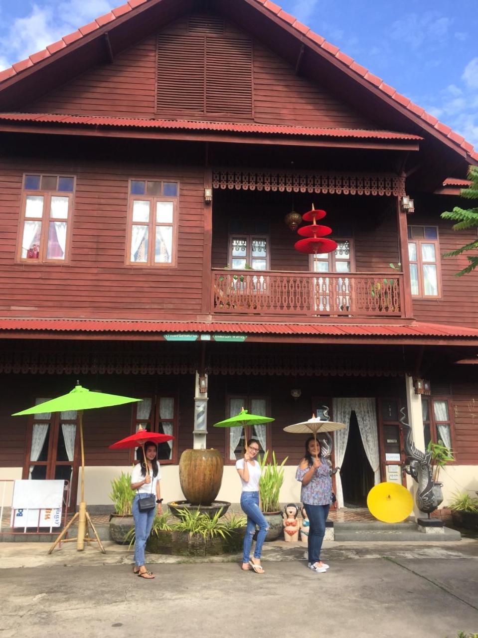 Baan Sithepaban Guesthouse Phitsanulok Exteriör bild