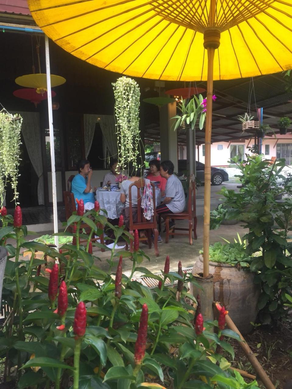 Baan Sithepaban Guesthouse Phitsanulok Exteriör bild