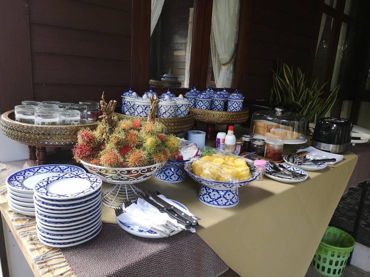 Baan Sithepaban Guesthouse Phitsanulok Exteriör bild