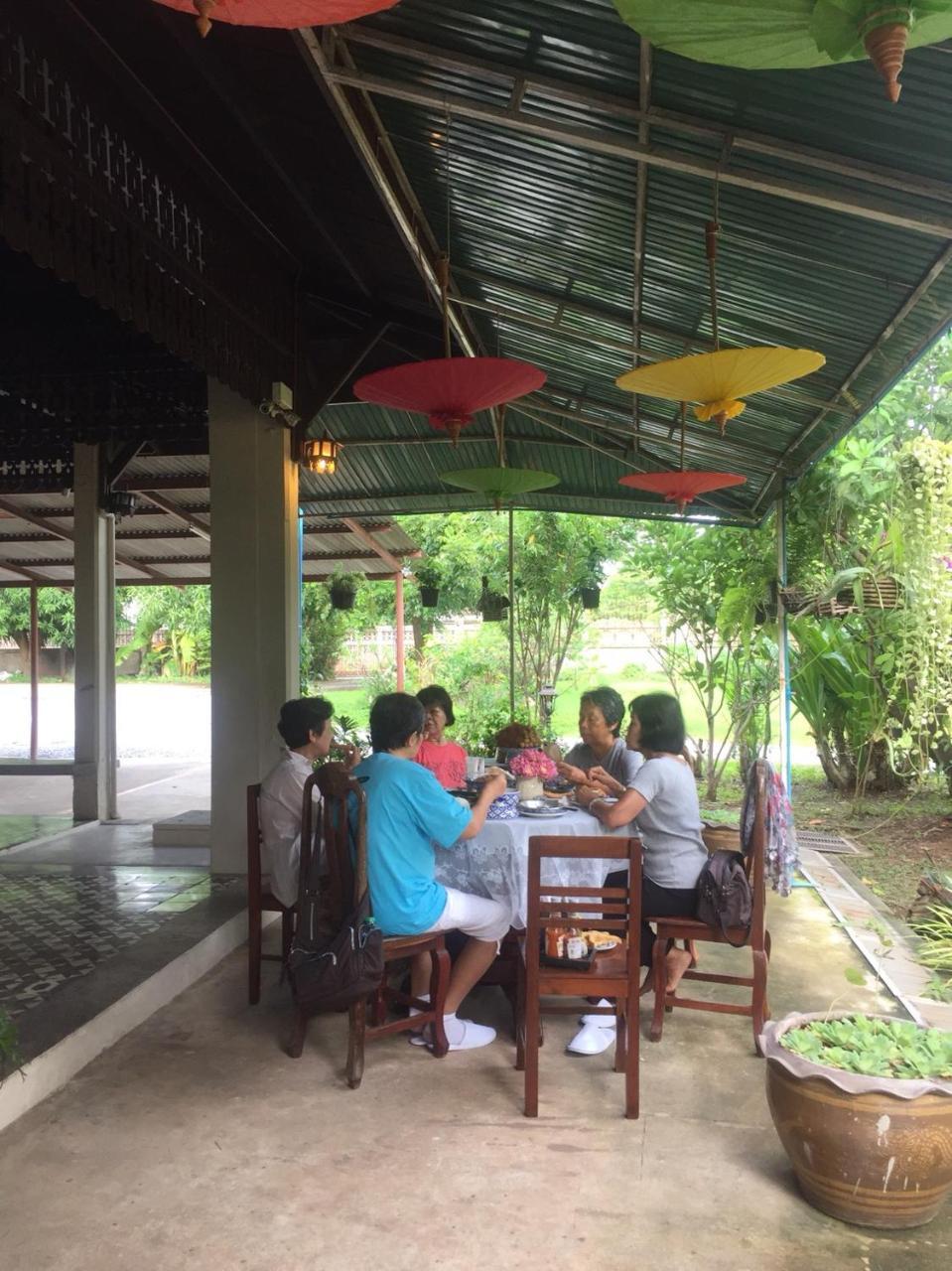 Baan Sithepaban Guesthouse Phitsanulok Exteriör bild