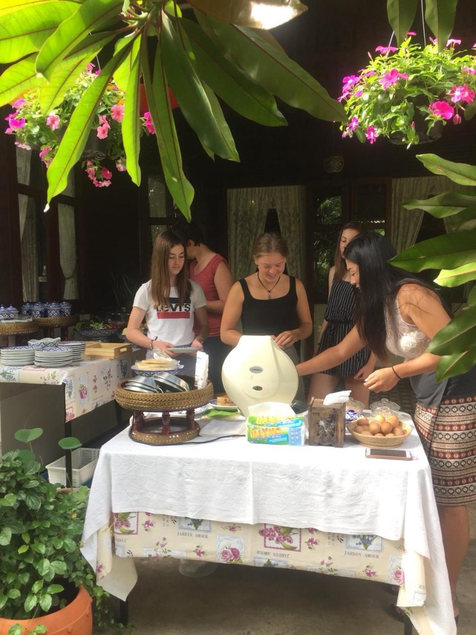 Baan Sithepaban Guesthouse Phitsanulok Exteriör bild