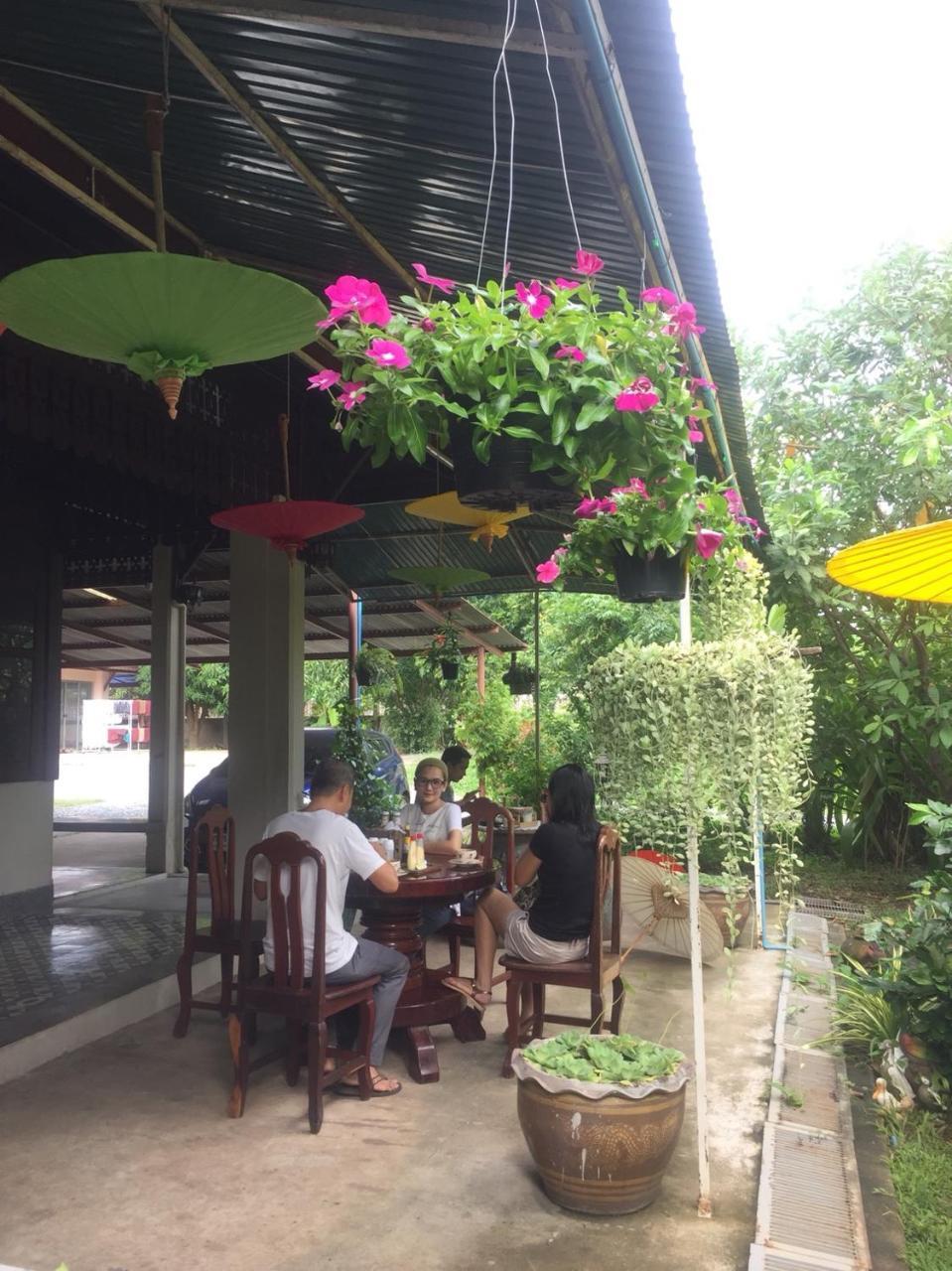 Baan Sithepaban Guesthouse Phitsanulok Exteriör bild