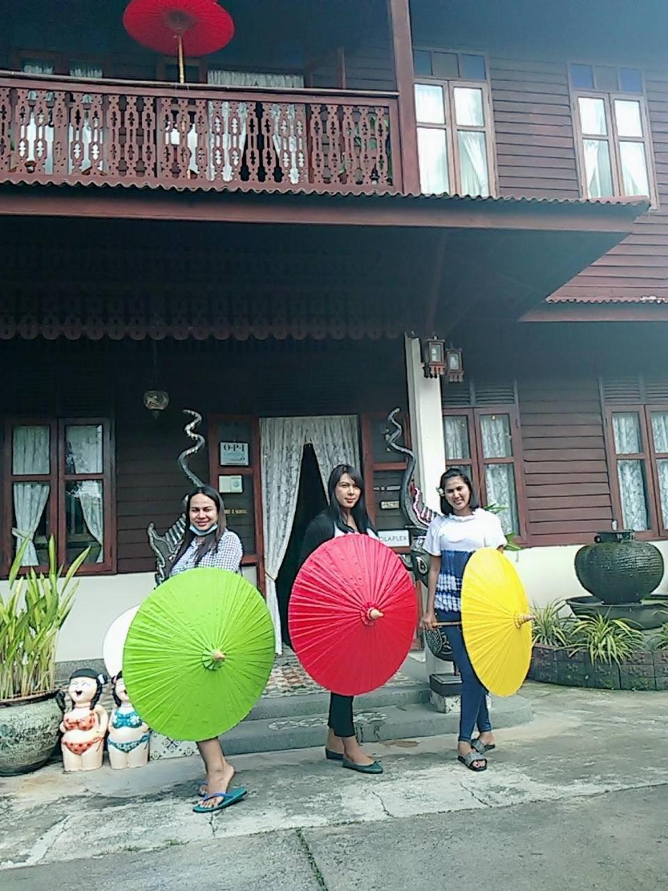 Baan Sithepaban Guesthouse Phitsanulok Exteriör bild