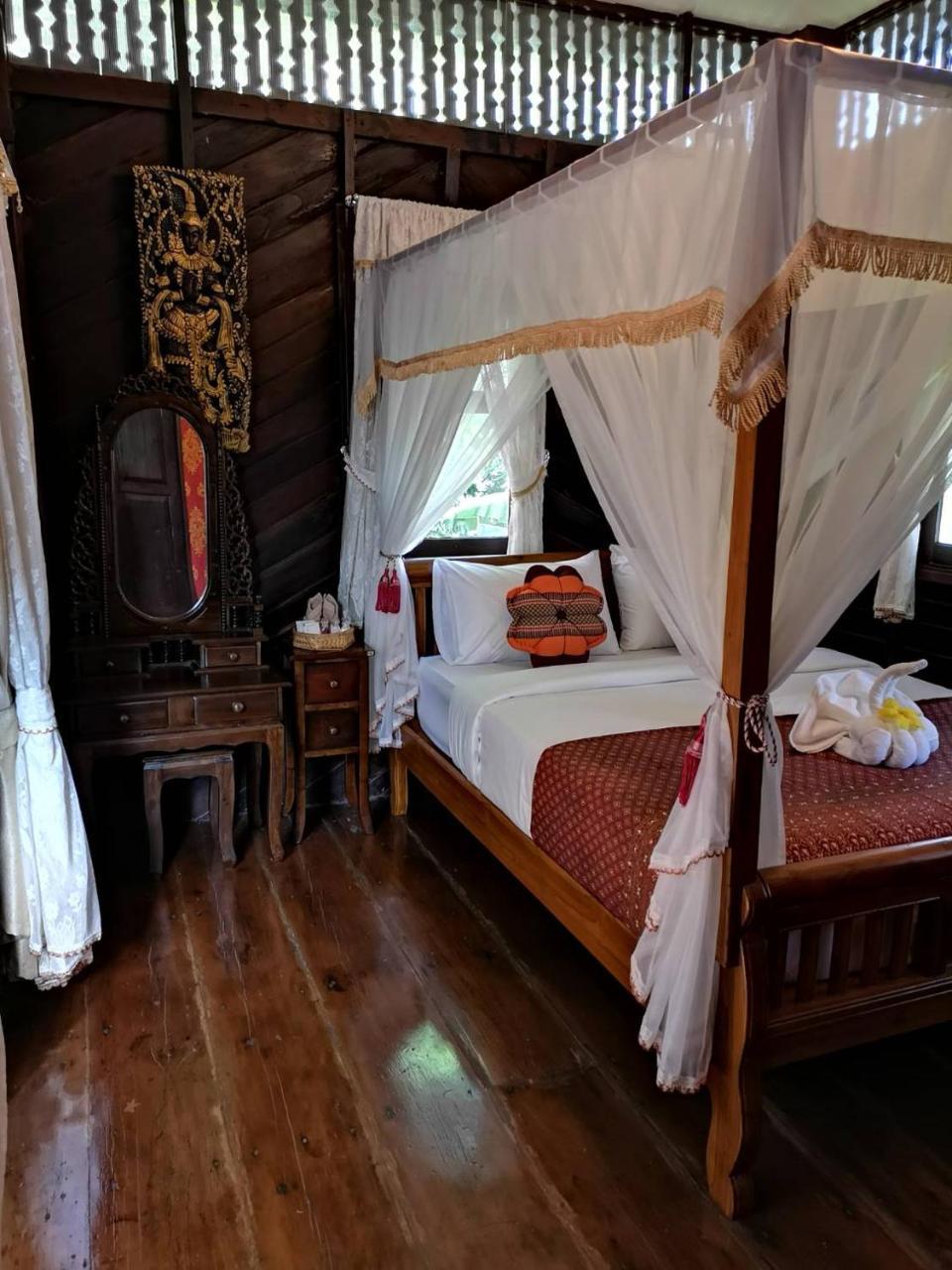 Baan Sithepaban Guesthouse Phitsanulok Exteriör bild