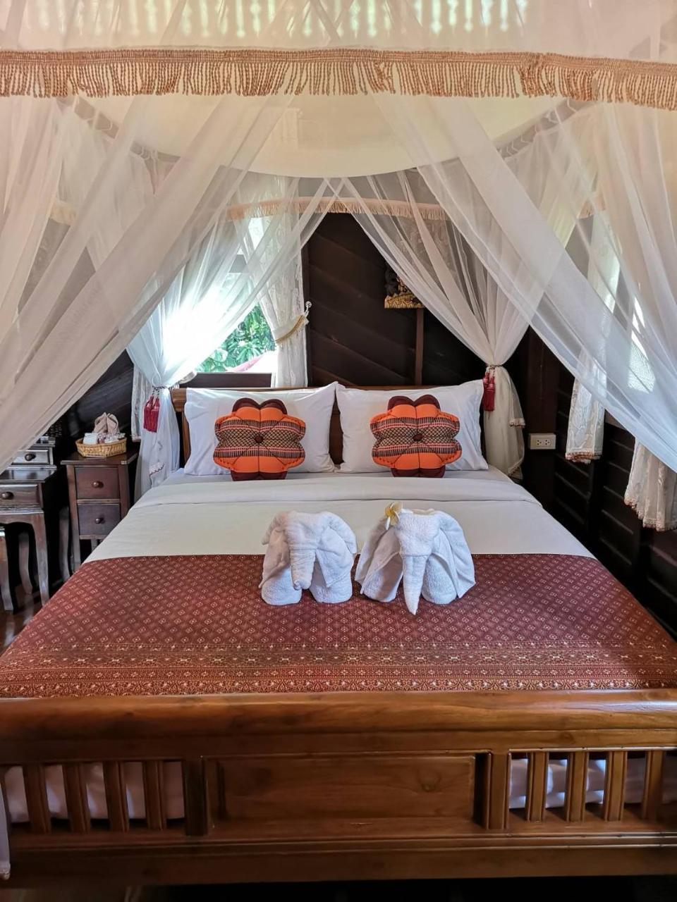 Baan Sithepaban Guesthouse Phitsanulok Exteriör bild