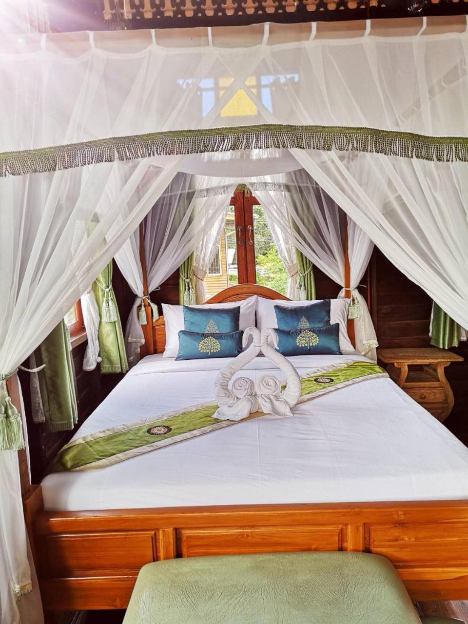 Baan Sithepaban Guesthouse Phitsanulok Exteriör bild