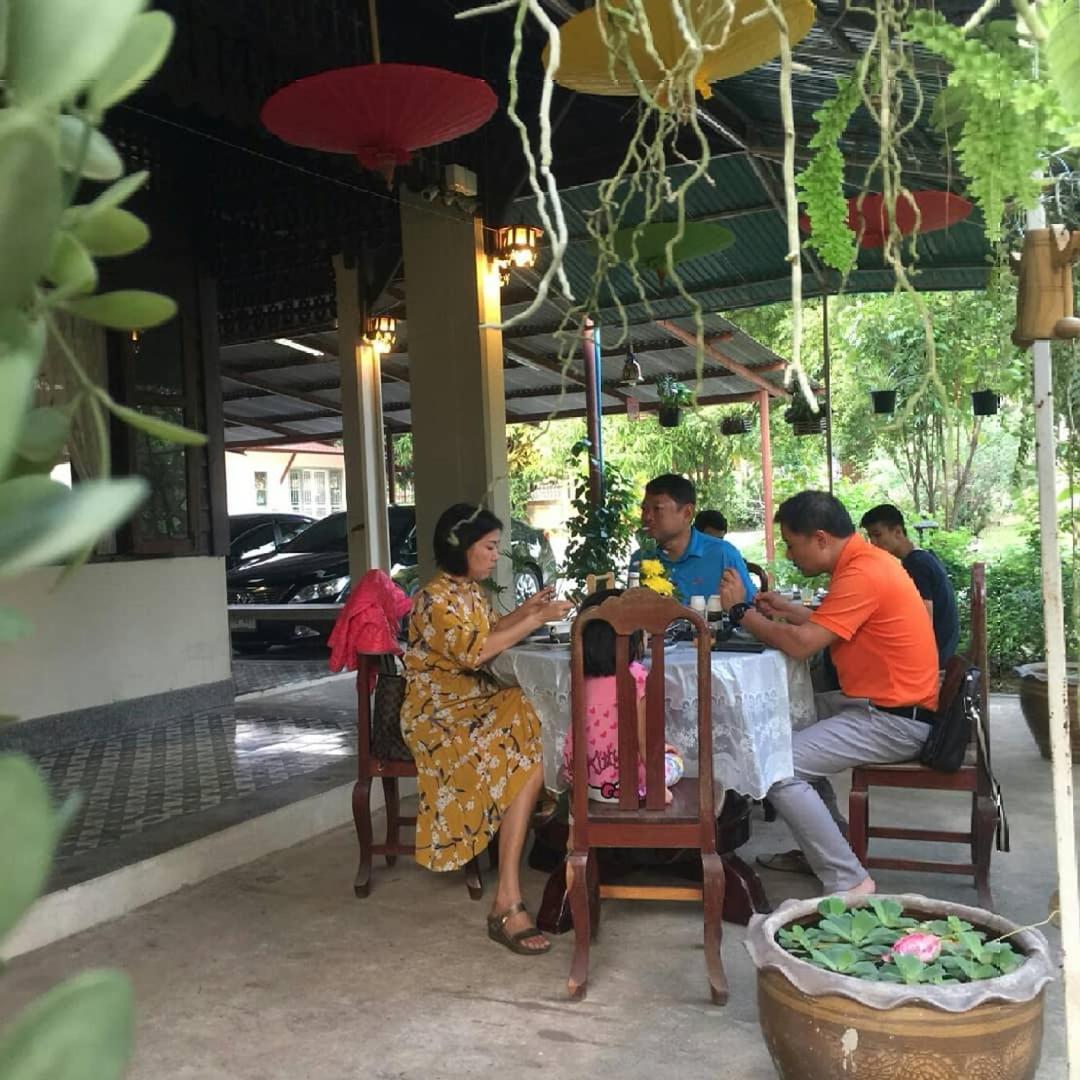 Baan Sithepaban Guesthouse Phitsanulok Exteriör bild