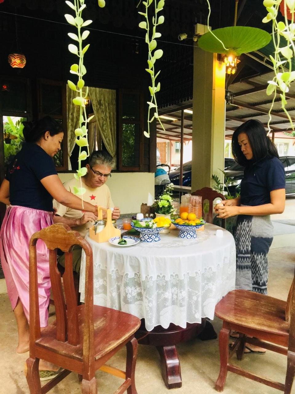 Baan Sithepaban Guesthouse Phitsanulok Exteriör bild