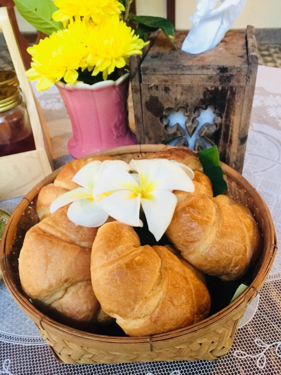 Baan Sithepaban Guesthouse Phitsanulok Exteriör bild